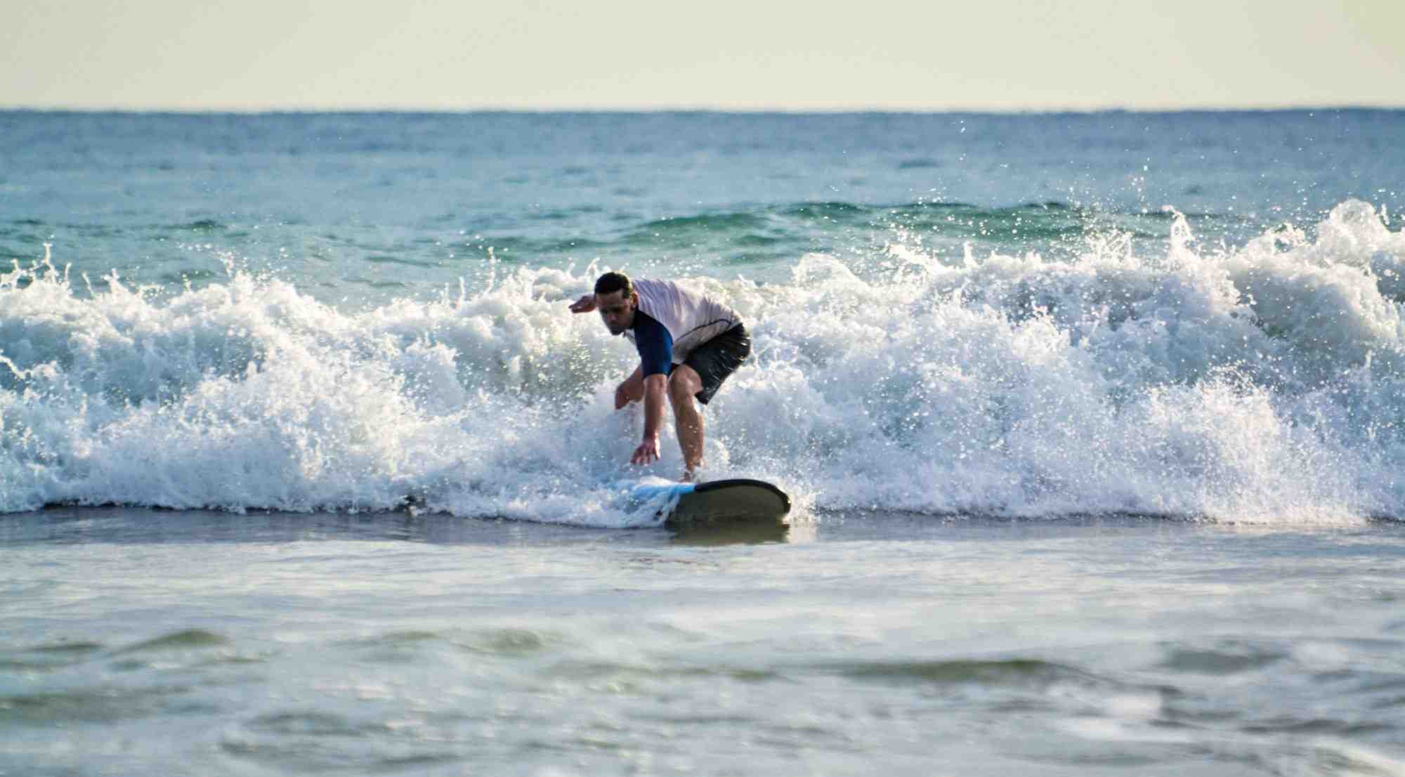 Est-ce que c'est difficile de faire du surf ?