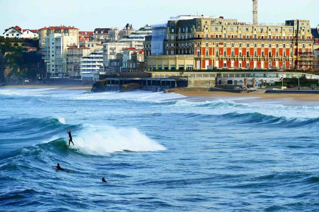 Où faire du surf Cours débutant en France ?