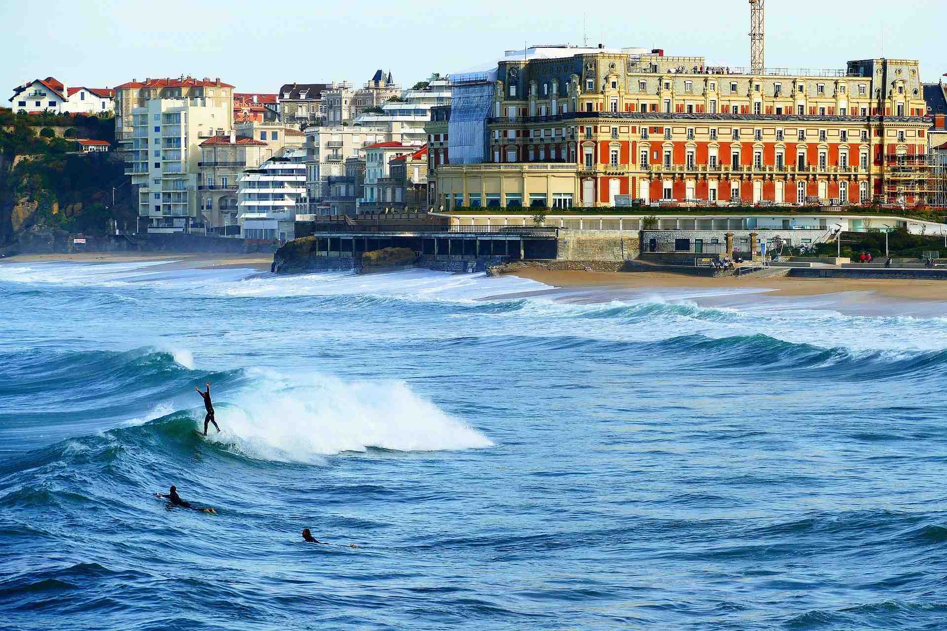 Où faire du surf en hiver en France ?