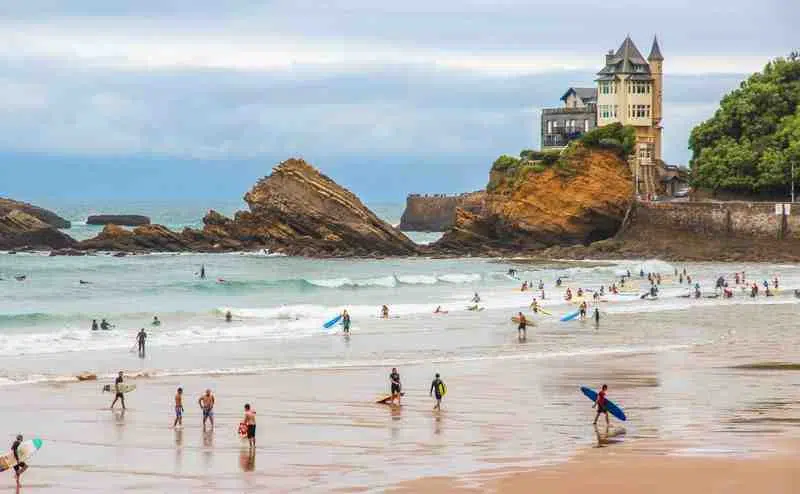 Où faire du surf pas cher en France ?